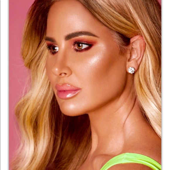 KAB COSMETICS CONTOUR PALLET VOLUME 1 NWT - Picture 9 of 12